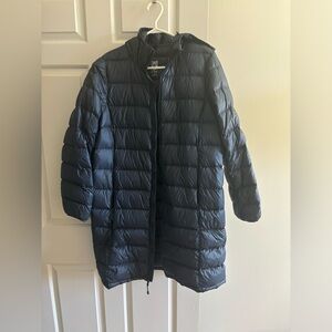 Aritzia puffer jacket size L